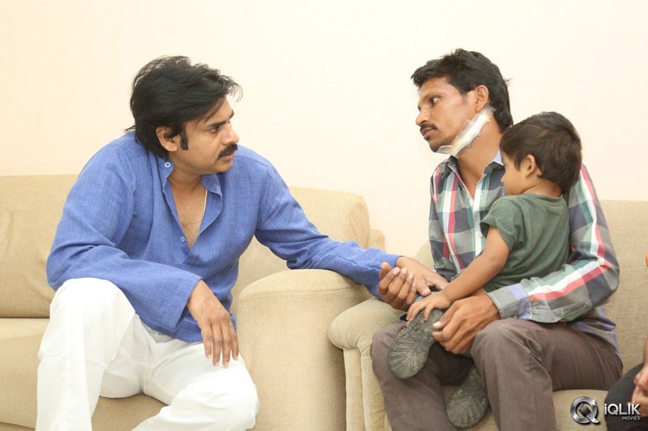 Pawan-Kalyan-Meets-His-Fan-Karuna-Srinivas